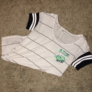 Victoria’s Secret Pink Pocket Tee Leaf S